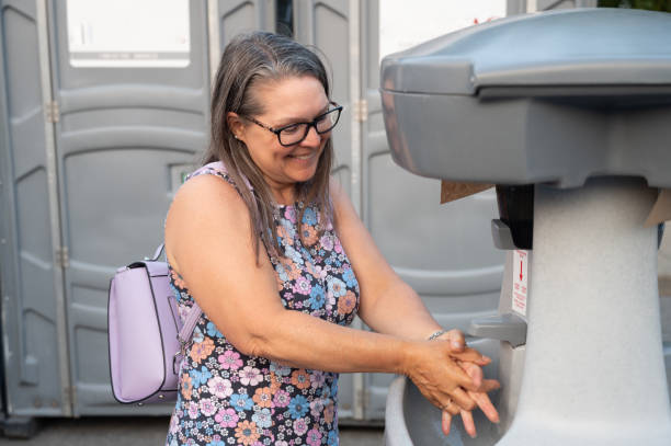 Best Portable restroom trailer rental  in South Highpoint, FL